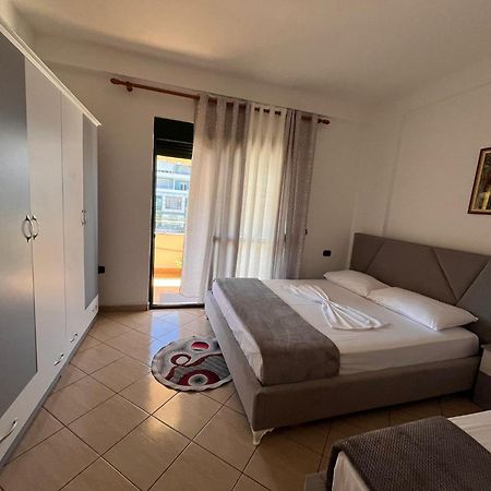 Appartamento Rikardo Apartament Vlorë Esterno foto
