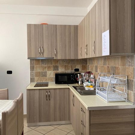 Appartamento Rikardo Apartament Vlorë Esterno foto
