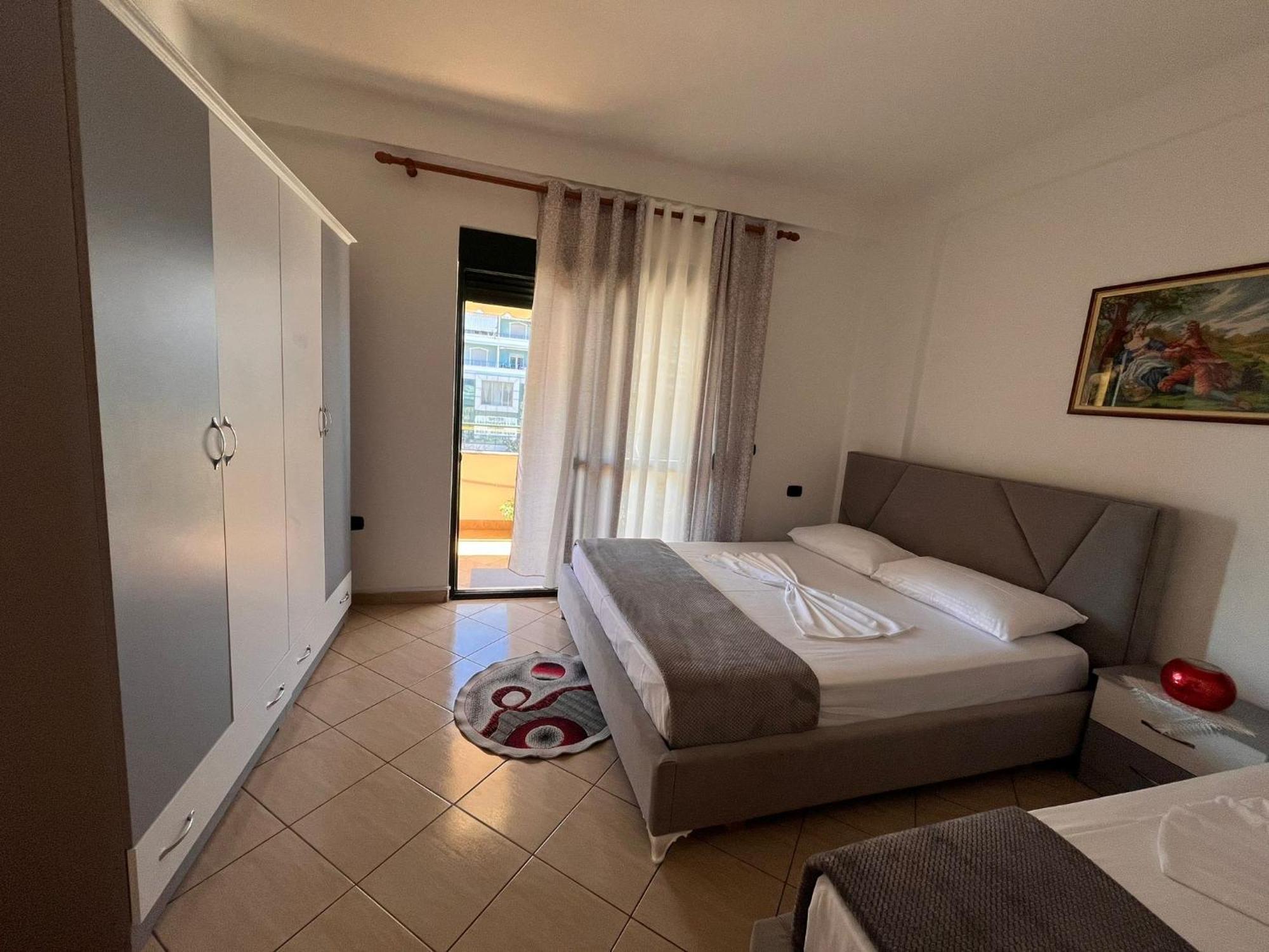 Appartamento Rikardo Apartament Vlorë Esterno foto