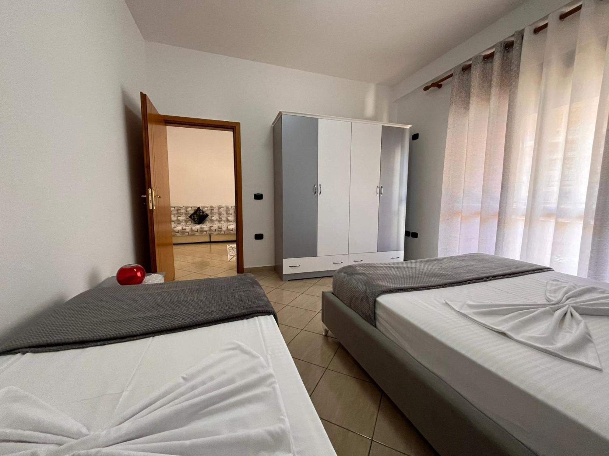 Appartamento Rikardo Apartament Vlorë Esterno foto