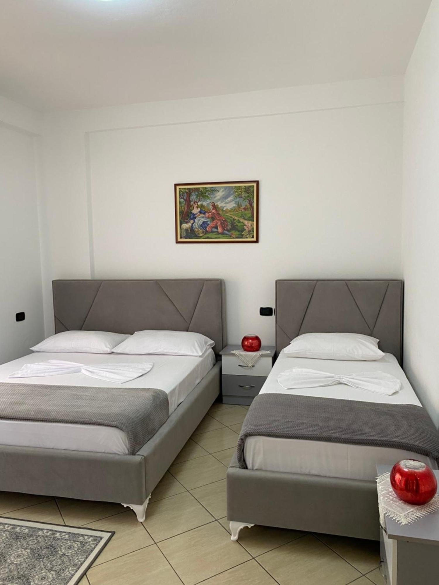 Appartamento Rikardo Apartament Vlorë Esterno foto