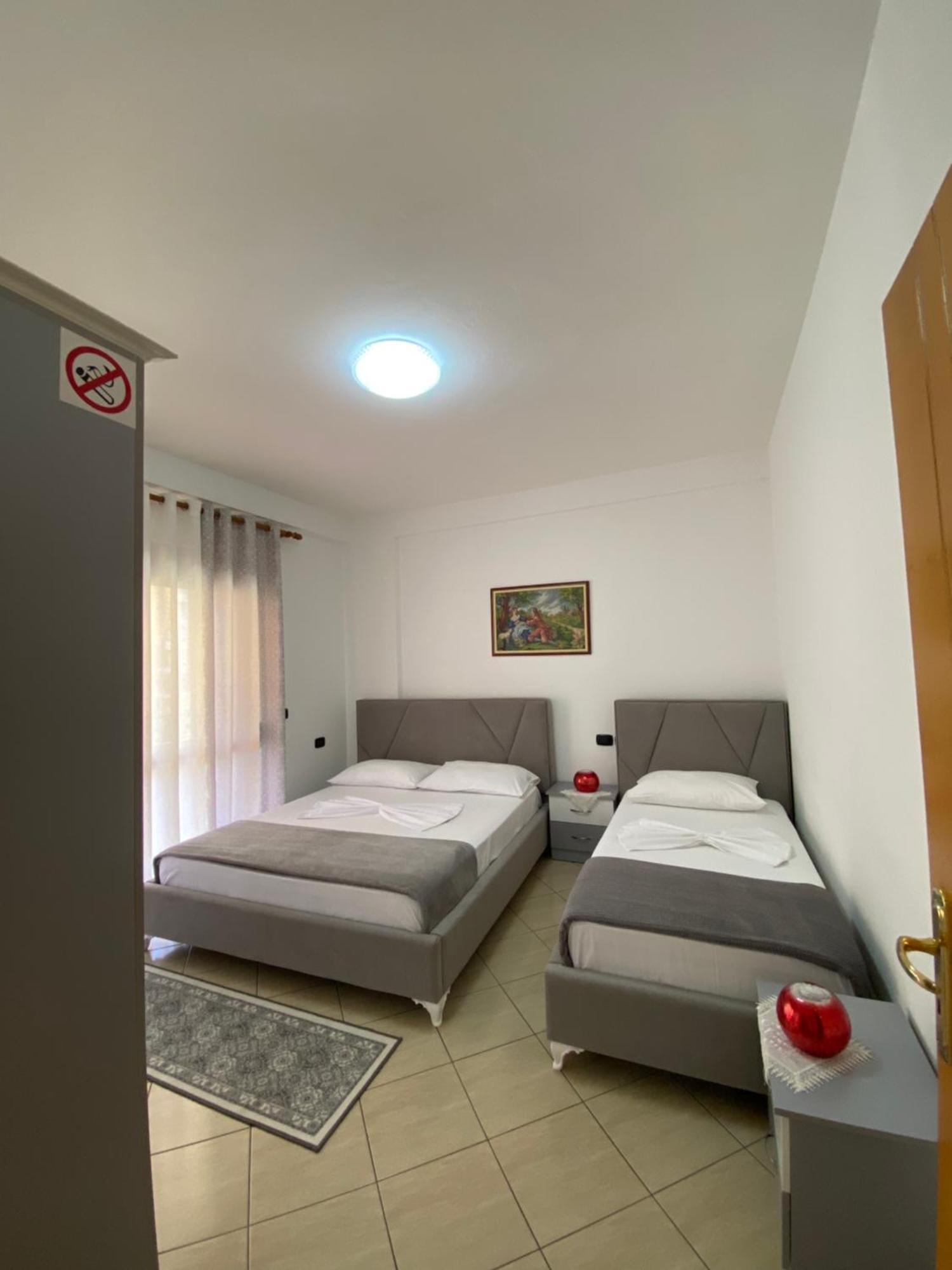 Appartamento Rikardo Apartament Vlorë Esterno foto