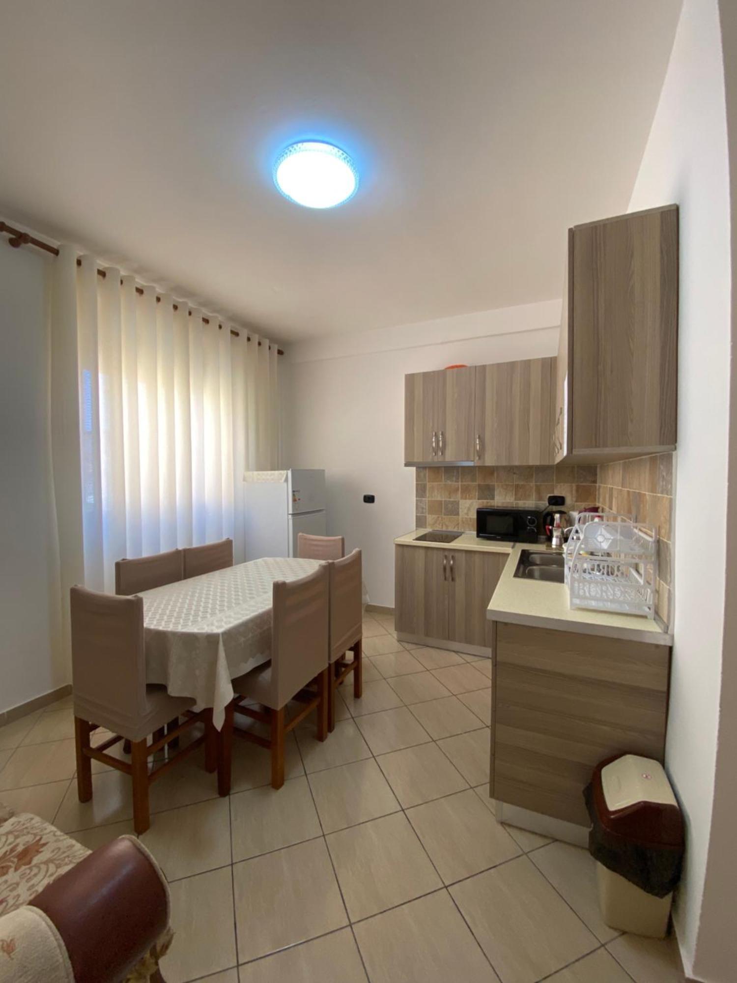 Appartamento Rikardo Apartament Vlorë Esterno foto