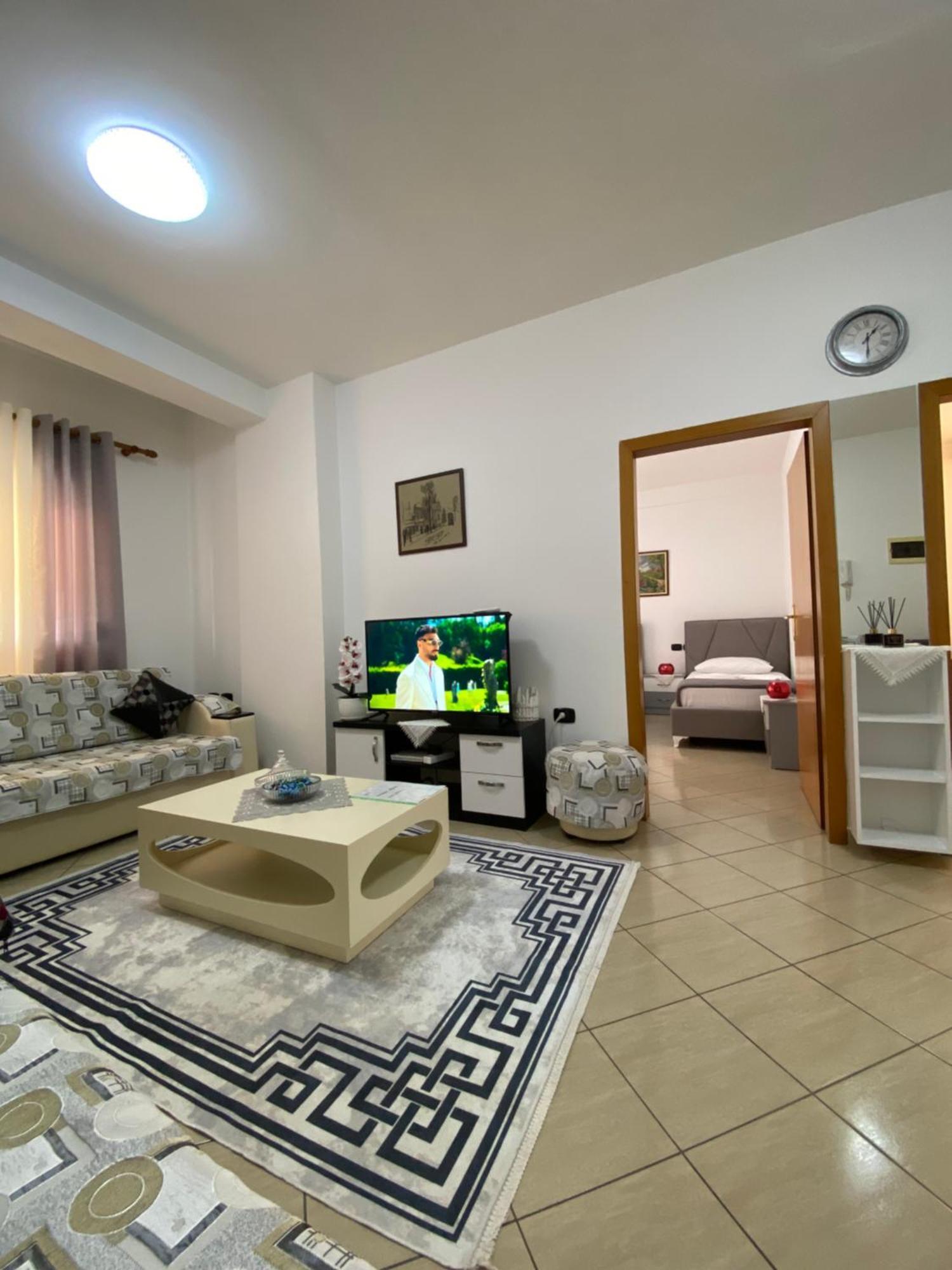 Appartamento Rikardo Apartament Vlorë Esterno foto